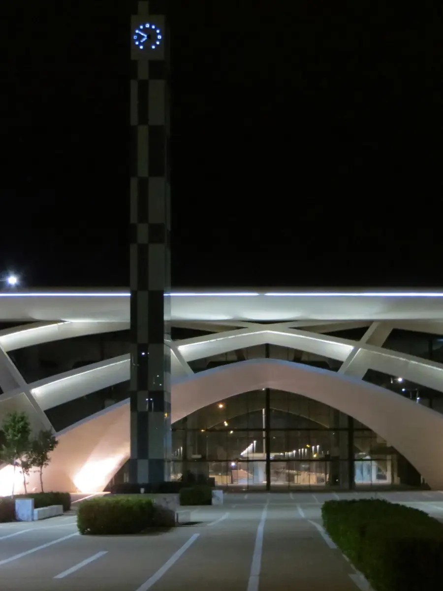 La nouvelle gare d’Oujda, de nuit